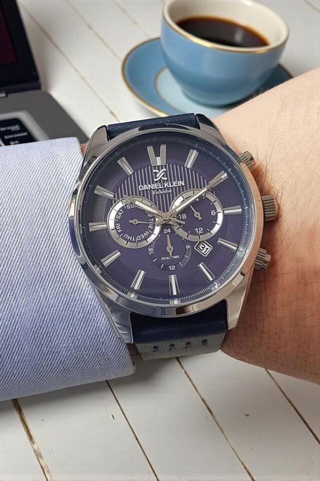 Tüm Fonksiyonları Aktif Lacivert Deri Kayışlı Lacivert Kadran Takvimli Erkek Kol Saati