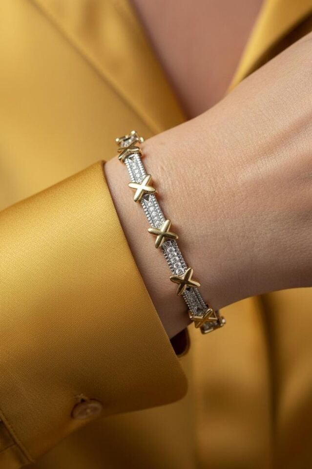 Zirkon Taşlı XOXO Model Altın/Metalik Kadın Bileklik