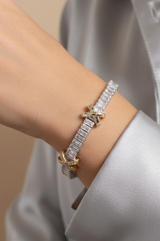 Zirkon Taşlı Baget Su Yolu XOXO Model Kadın Bileklik