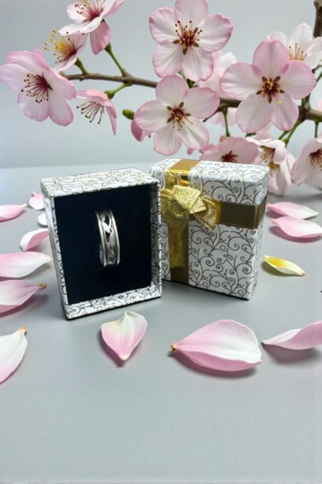 Sıralı Daire Figürlü Zirkon Taşlı Altın Sarısı Ayarlanabilir Kadın Yüzük