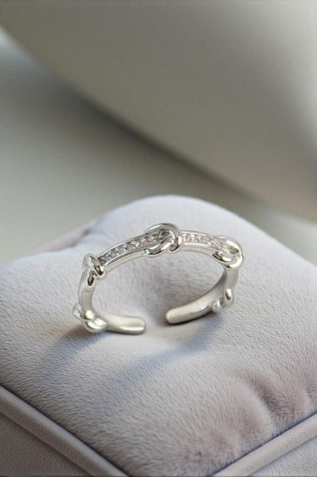 Düğüm Figürlü Zirkon Taşlı Ayarlanabilir Metalik Kadın Yüzük