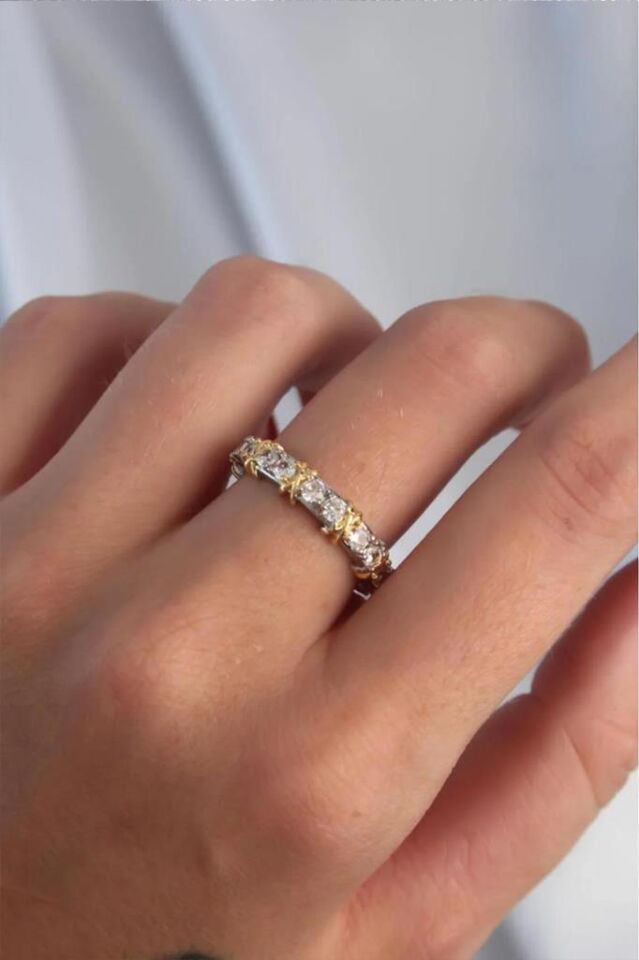 XOXO Model Zirkon Taşlı Ayarlanabilir Metalik Kadın Yüzük