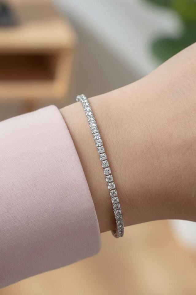 Zirkon Taşlı 2 mm Extra Slim Kare Su Yolu Kadın Bileklik