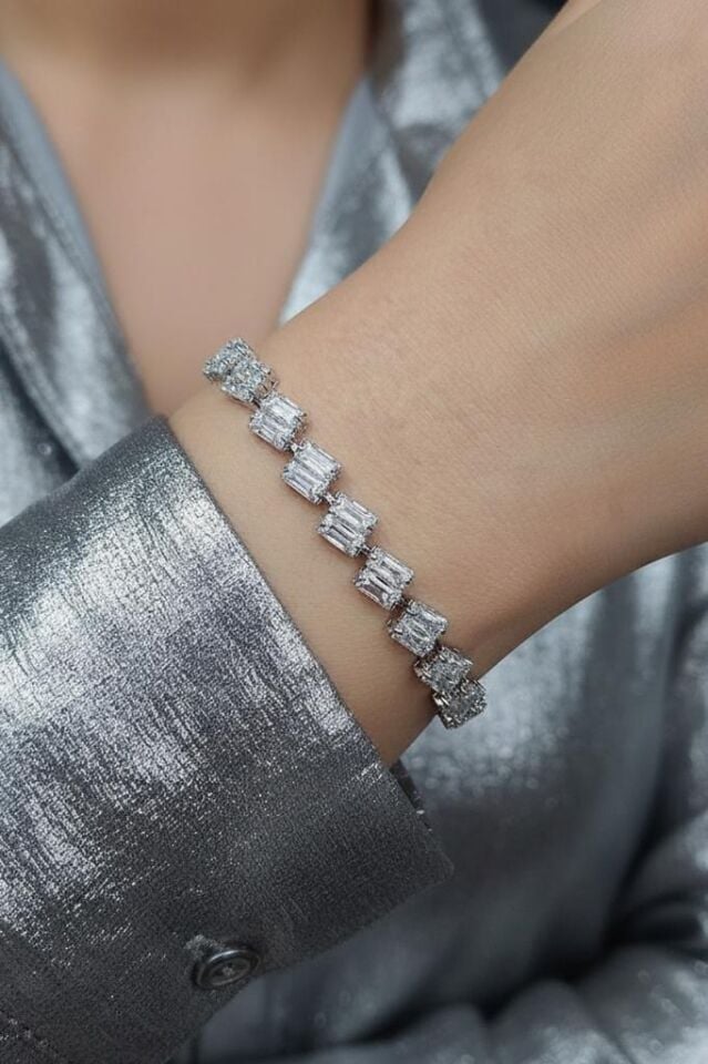 Zirkon Taşlı Özel Kesim Su Yolu Kadın Bileklik