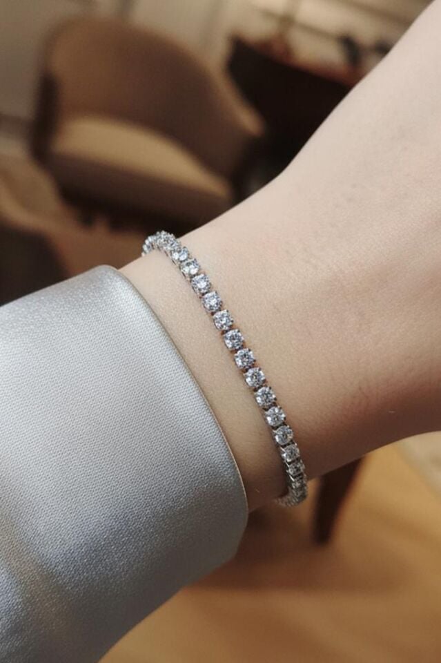 Taşlı İnce Su Yolu Kadın Bileklik 17+5 cm Ayarlanabilir Şık Tasarım