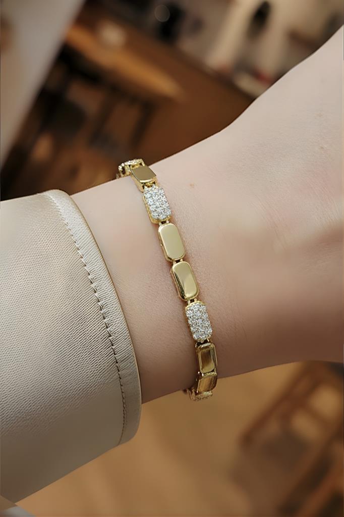 Altın Renk Dikdörtgen Detaylı Kadın Bileklik 17,5 cm + 2 cm Uzatma