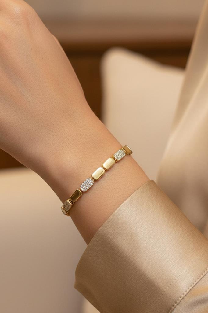 Altın Renk Dikdörtgen Detaylı Kadın Bileklik 17,5 cm + 2 cm Uzatma