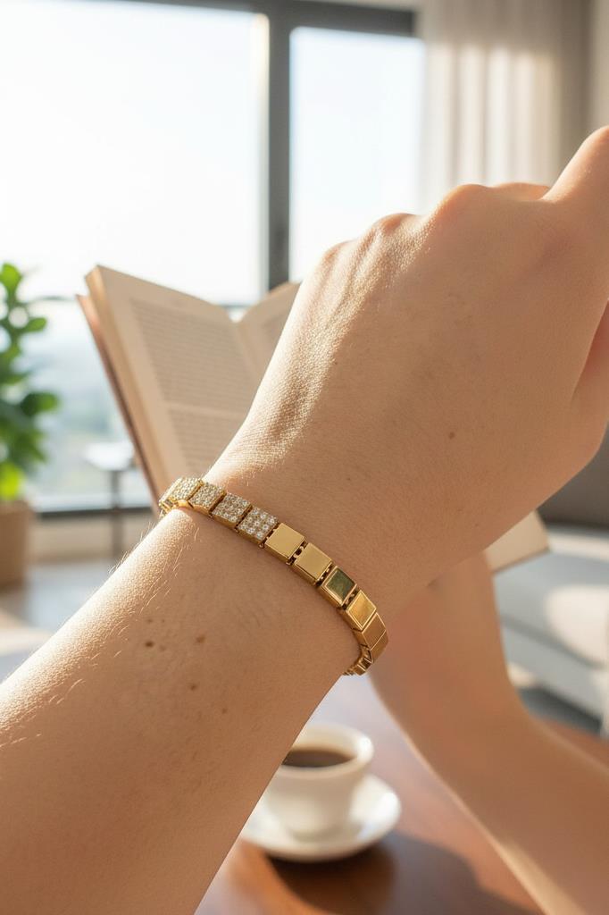 Altın Renkli Dikdörtgen Taşlı Kadın Bileklik 17 cm + 2 cm Uzatma