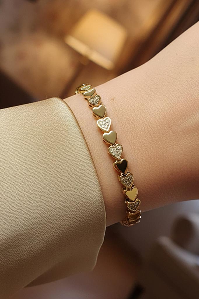 Altın Renkli Kalp Detaylı Taşlı Kadın Bileklik 17 cm + 2 cm Uzatma