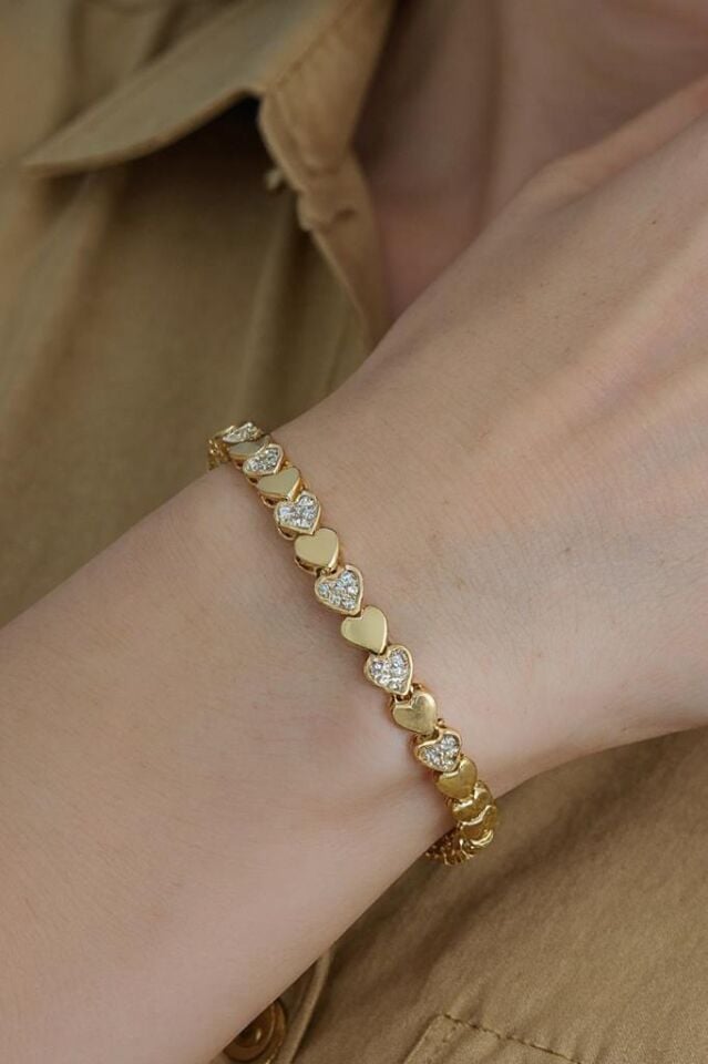 Altın Renkli Kalp Detaylı Taşlı Kadın Bileklik 17 cm + 2 cm Uzatma