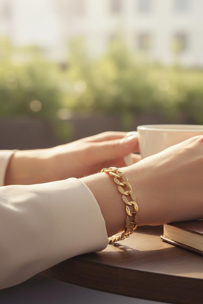 Altın Renk Zincir Form Detaylı Kadın Bileklik 18,5 cm + 2 cm Uzatma