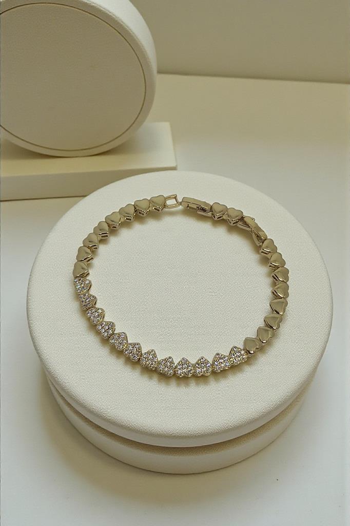 Altın Renkli Kalp Detaylı Taşlı Kadın Bileklik 17,5 cm + 2 cm Uzatma