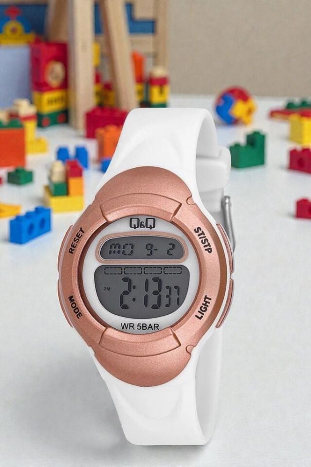 Q&Q 5-10 Yaş Alarmlı, Kronometreli, Işıklı, 100 Metre Su Geçirmez Beyaz Çocuk Kol Saati