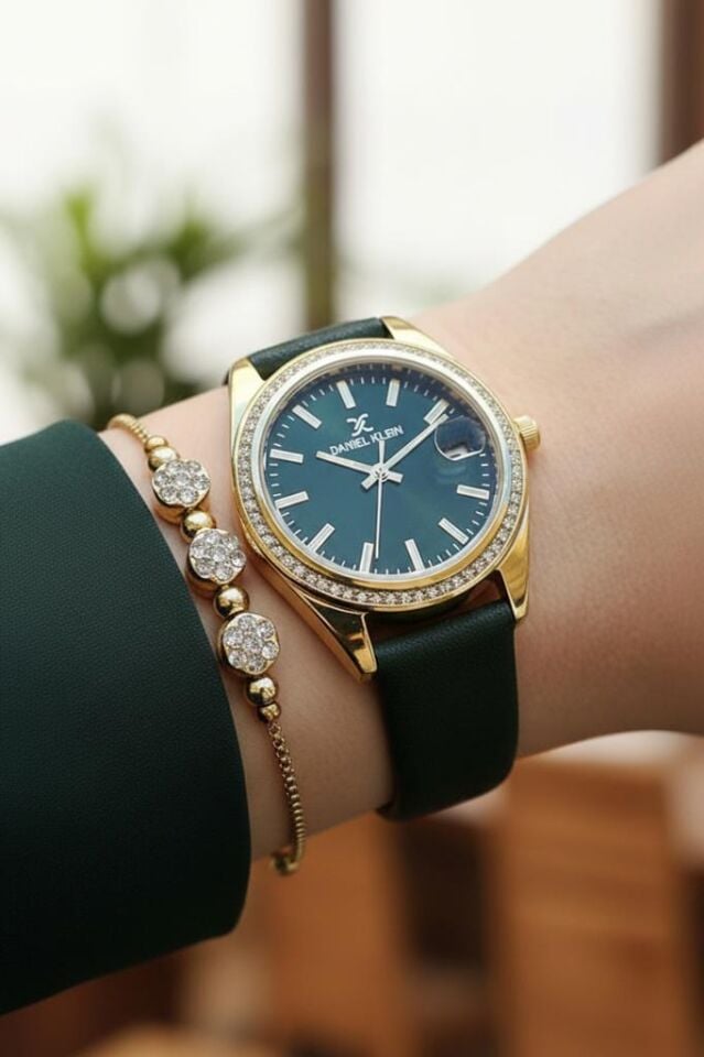 Daniel Klein Yeşil Deri Kayışlı, Taşlı, Takvimli Kadın Kol Saati, Taşlı Bileklik Hediyeli