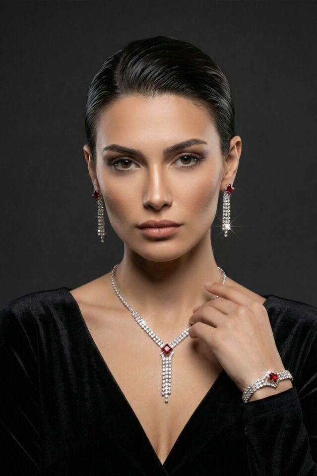 Kırmızı Kare Taşlı Su Yolu 3’lü Kolye, Küpe ve Bileklik Takı Seti - Düğün, Kına, Nişan Gelin Takı Seti