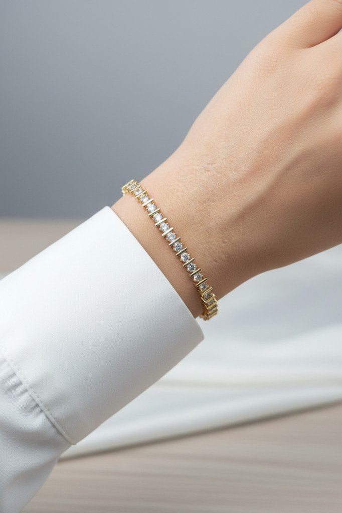 Valmont Accessories 14K VIP Kaplama Altın Renkli Kristal Taşlı Kadın Bileklik