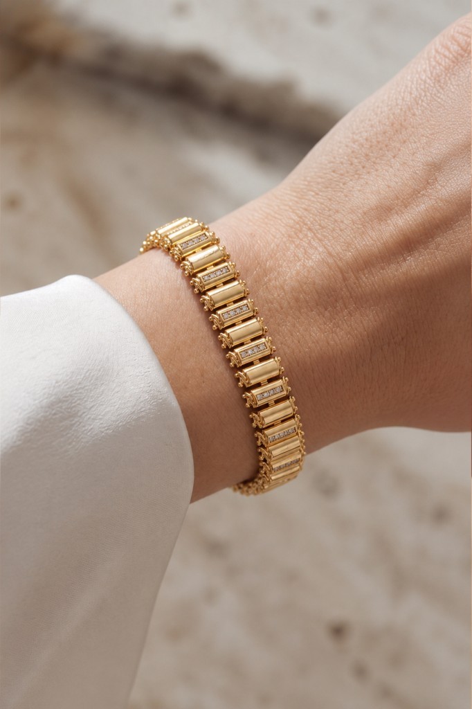 Valmont Accessories 14K VIP Kaplama 18 cm Altın Renk Zirkon Taşlı Kadın Bileklik