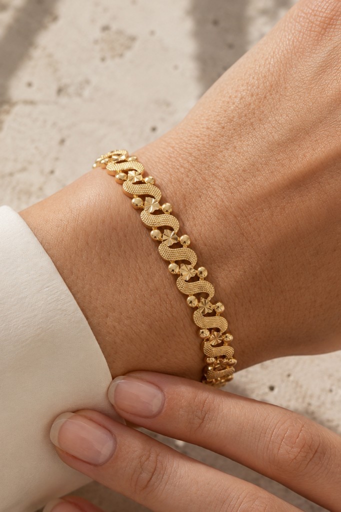 Valmont Accessories 14K VIP Kaplama Altın Renk Desenli Kadın Bileklik - 18+2 cm Ayarlanabilir