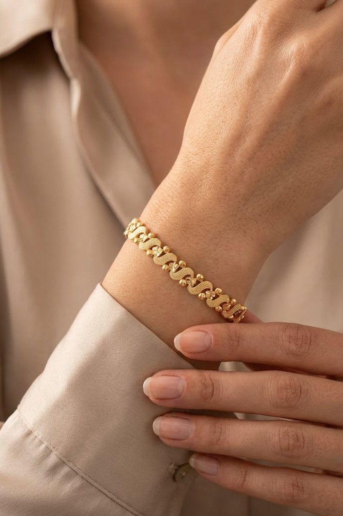 Valmont Accessories 14K VIP Kaplama Altın Renk Desenli Kadın Bileklik - 18+2 cm Ayarlanabilir