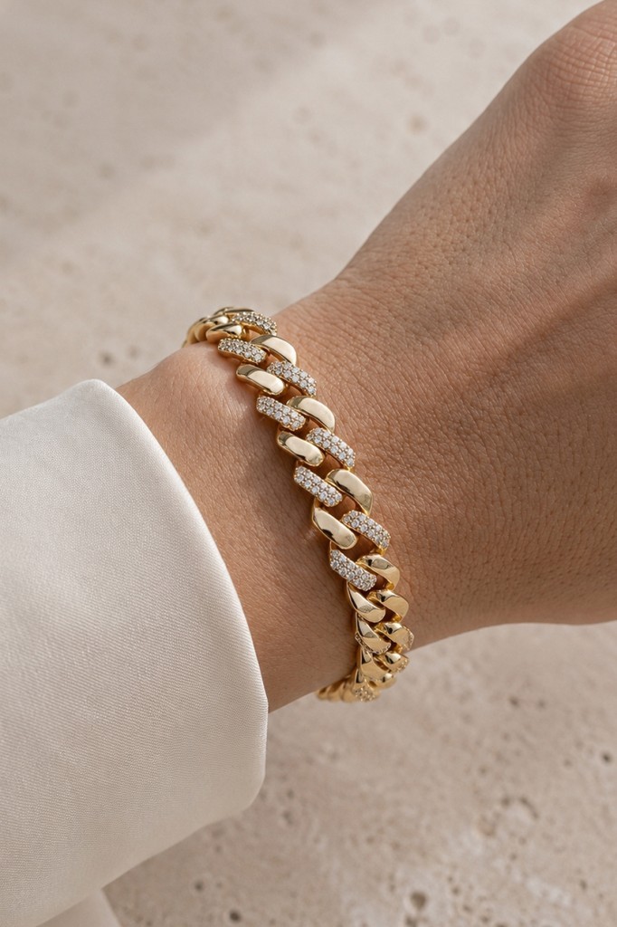 Valmont Accessories 14K VIP Kaplama 18 cm Altın Renk Zirkon Taşlı Zincir Detaylı Kadın Bileklik