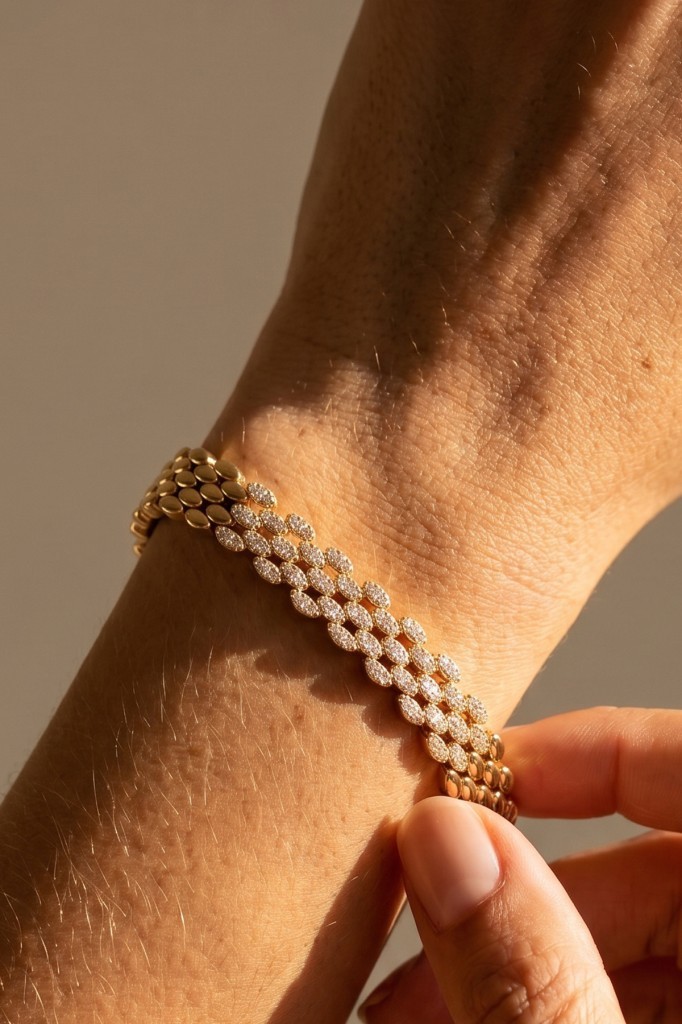 Valmont Accessories 14K VIP Kaplama 18 cm Altın Renk Zirkon Taşlı Çok Sıralı Kadın Bileklik