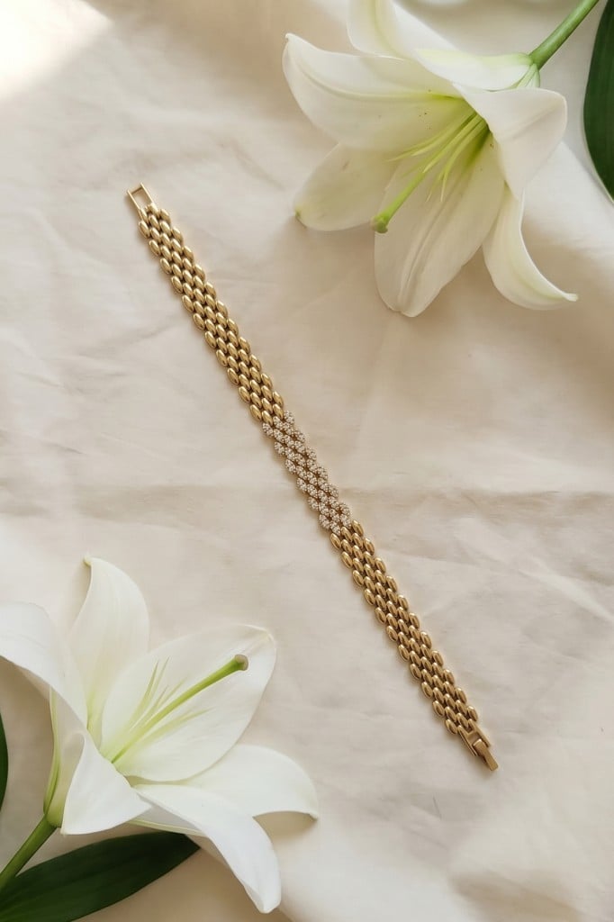 Valmont Accessories 14K VIP Kaplama 18 cm Altın Renk Zirkon Taşlı Çok Sıralı Kadın Bileklik