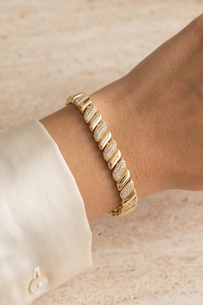 Valmont Accessories 14K VIP Kaplama 18 cm Altın Renk Zirkon Taşlı Kadın Bileklik