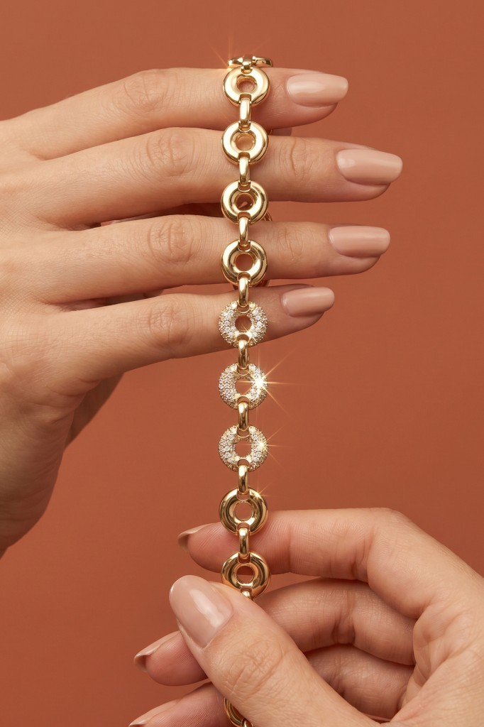 Valmont Accessories 14K VIP Kaplama 18 cm Altın Renk Zirkon Taşlı Geometrik Halka Kadın Bileklik