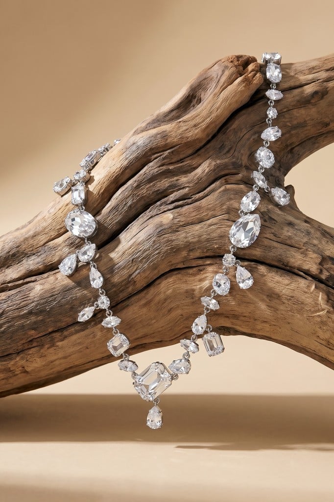 Valmont Accessories Gümüş Renk Büyük Taşlı Sallantılı Kolye - Gösterişli Abiye ve Özel Gün Kolyesi